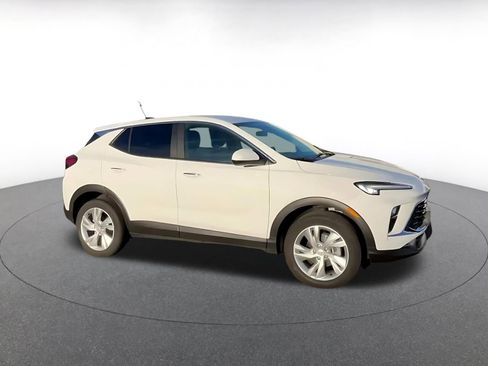 Used 2025 Buick Encore GX Preferred image 2
