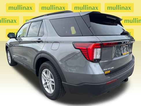 New 2026 Ford Explorer Active RWD image 4