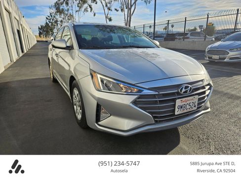 Used 2020 Hyundai Elantra SE w/ Cargo Package (C1) image 4