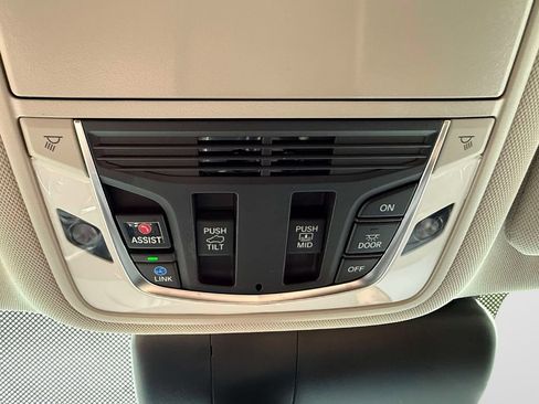 Certified 2024 Acura RDX SH-AWD w/ Advance Package image 27