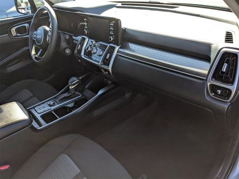 Certified 2023 Kia Sorento LX image 16