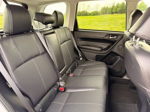 Used 2017 Subaru Forester 2.5i Touring AWD/4WD image 26