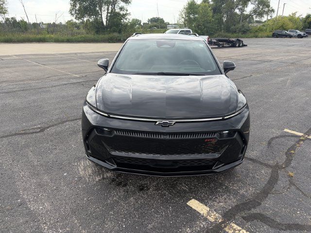 Used 2026 Chevrolet Equinox EV RS w/ Convenience Package II AWD/4WD image 2