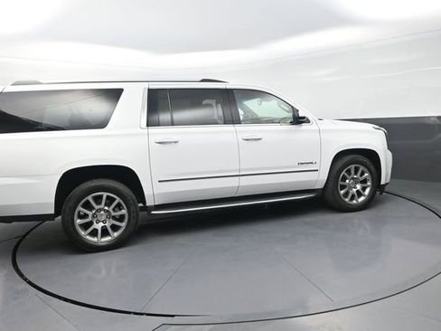 Used 2019 GMC Yukon XL Denali image 13