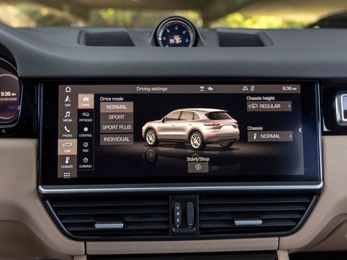 Certified 2021 Porsche Cayenne S AWD/4WD image 44