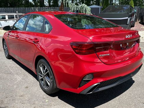Used 2023 Kia Forte LXS w/ LXS Technology Package FWD image 7