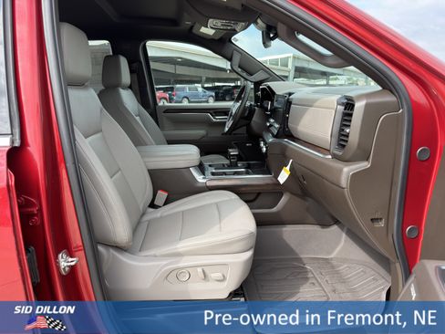 Used 2025 GMC Sierra 1500 SLT w/ SLT Premium Plus Package AWD/4WD image 16