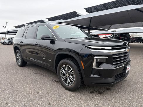 Used 2024 Chevrolet Traverse LT AWD/4WD image 6