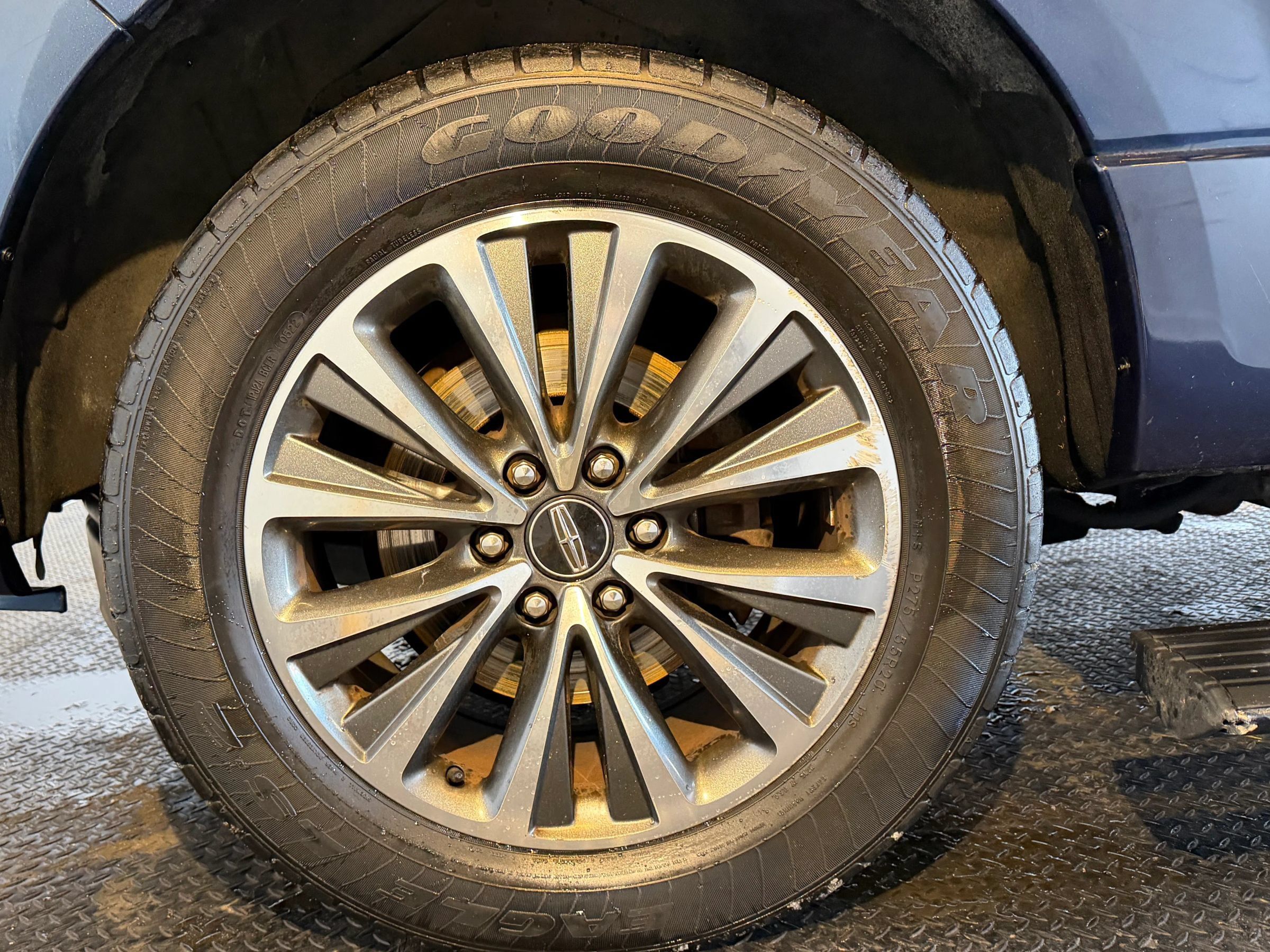 Used 2017 Lincoln Navigator L Select AWD/4WD image 9