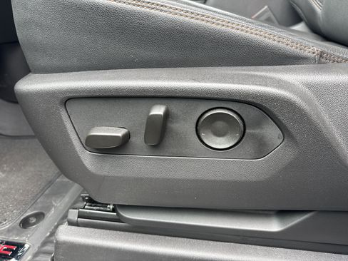 Used 2024 GMC Sierra 1500 AT4 w/ AT4 Premium Package image 21