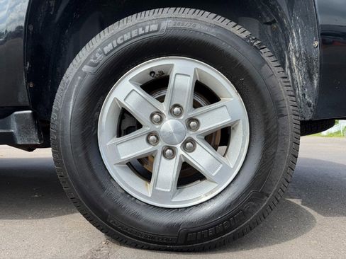 Used 2013 GMC Yukon XL SLT w/ SLT-2 Equipment Package AWD/4WD image 13