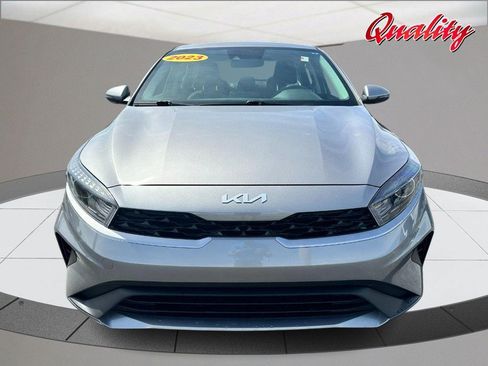 Used 2023 Kia Forte LXS w/ LXS Technology Package FWD image 7