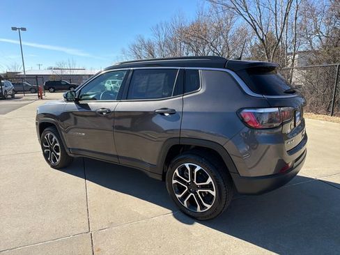 Used 2024 Jeep Compass Limited image 3