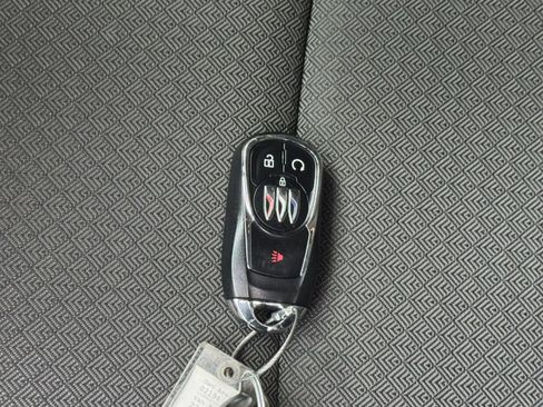 Used 2025 Buick Encore GX Preferred AWD/4WD image 21