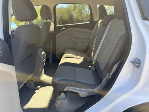 Used 2015 Ford Escape SE FWD image 15