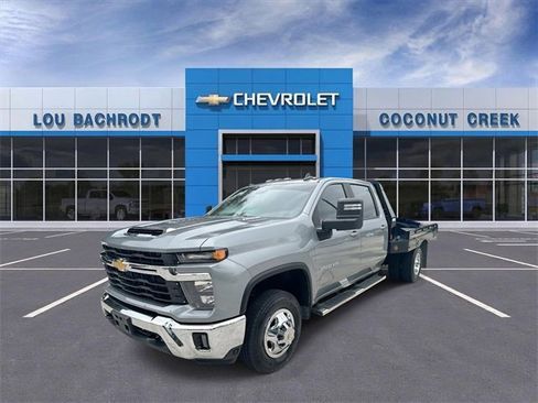 Used 2024 Chevrolet Silverado 3500 LT w/ Convenience Package image 4