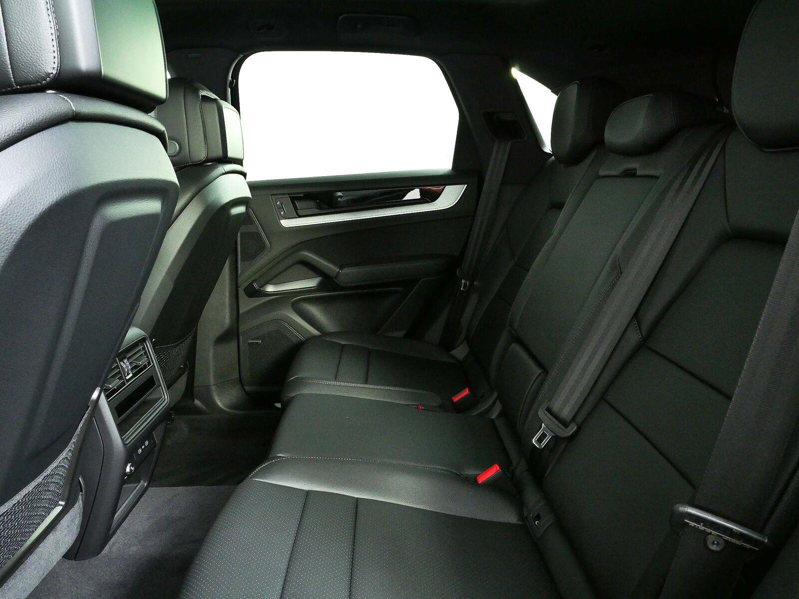 New 2026 Porsche Cayenne AWD/4WD image 19