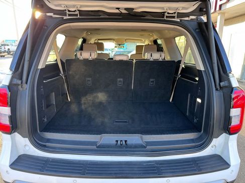 Used 2023 Ford Expedition Max XLT image 40