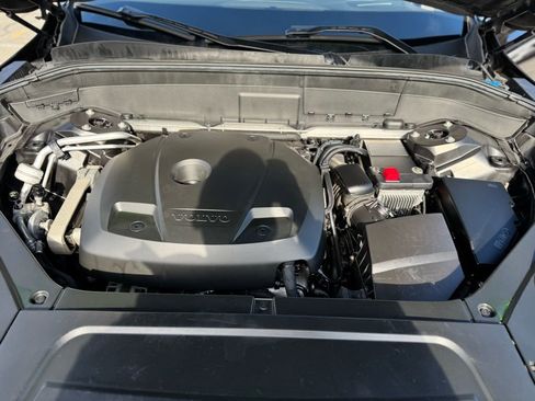 Used 2017 Volvo XC90 T6 Momentum w/ Vision Package image 11