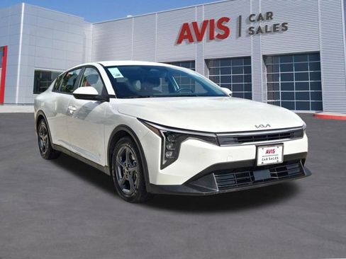 Used 2025 Kia K4 FWD image 3