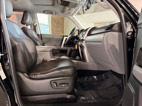 Used 2013 Toyota 4Runner SR5 image 23