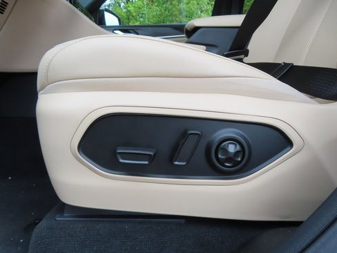 New 2025 Jeep Grand Cherokee Limited w/ Luxury Tech Group II image 10