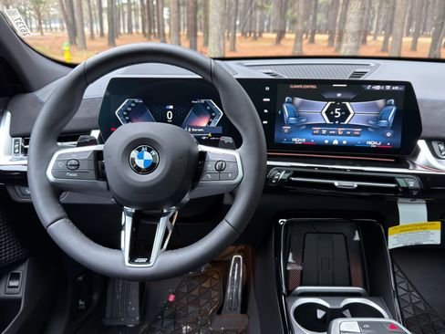 New 2026 BMW X2 xDrive28i w/ Technology Package image 3