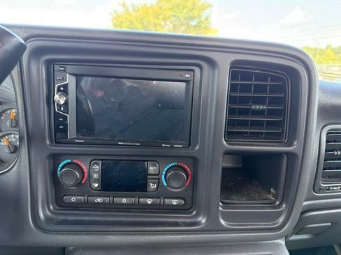 Used 2006 Chevrolet Silverado 2500 LT RWD image 18