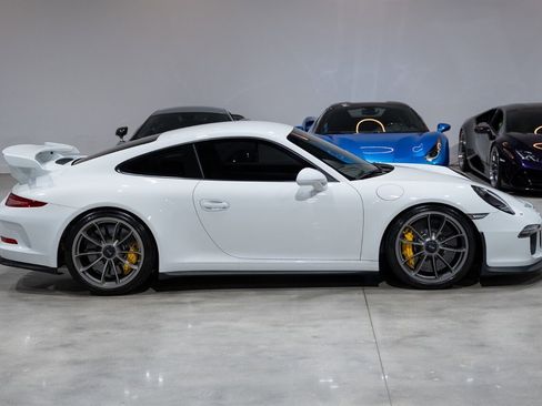 Used 2015 Porsche 911 GT3 RWD image 7