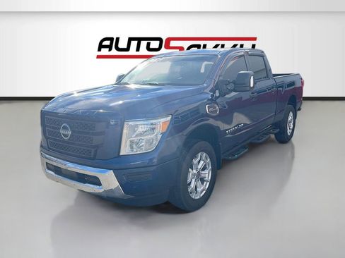 Used 2024 Nissan Titan SV w/ SV Convenience Package AWD/4WD image 3