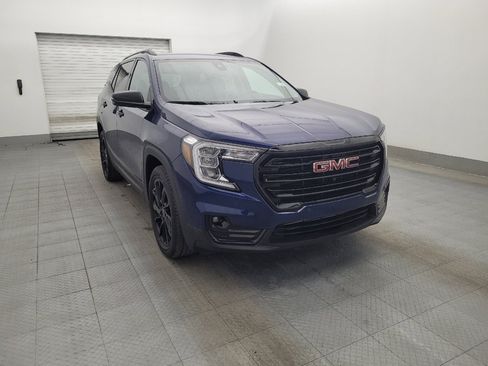 Used 2023 GMC Terrain SLT w/ Tech Package image 13