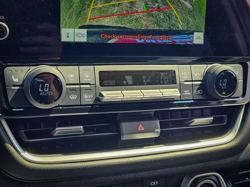 Used 2024 Toyota Grand Highlander AWD image 24