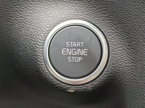 New 2025 Volvo XC40 B5 Core w/ Protection Package Premier image 32