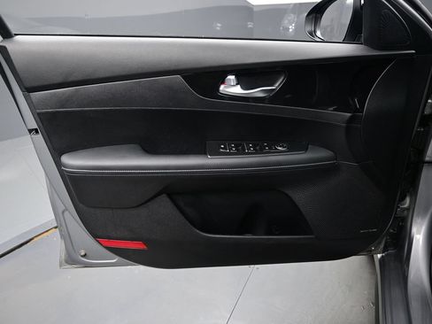 Used 2024 Kia Forte GT-Line w/ GT-Line Premium Package FWD image 9