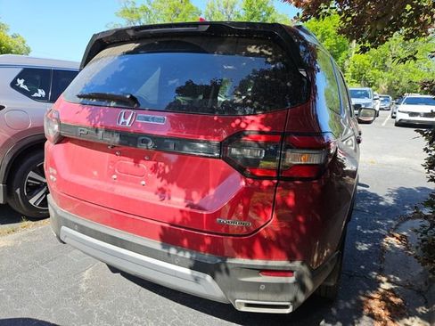 Used 2025 Honda Pilot Touring image 6