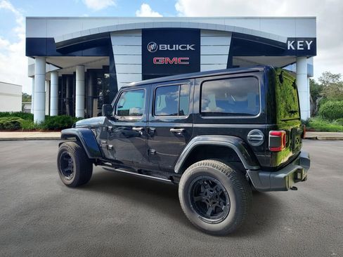 Used 2020 Jeep Wrangler Unlimited Sahara AWD/4WD image 4