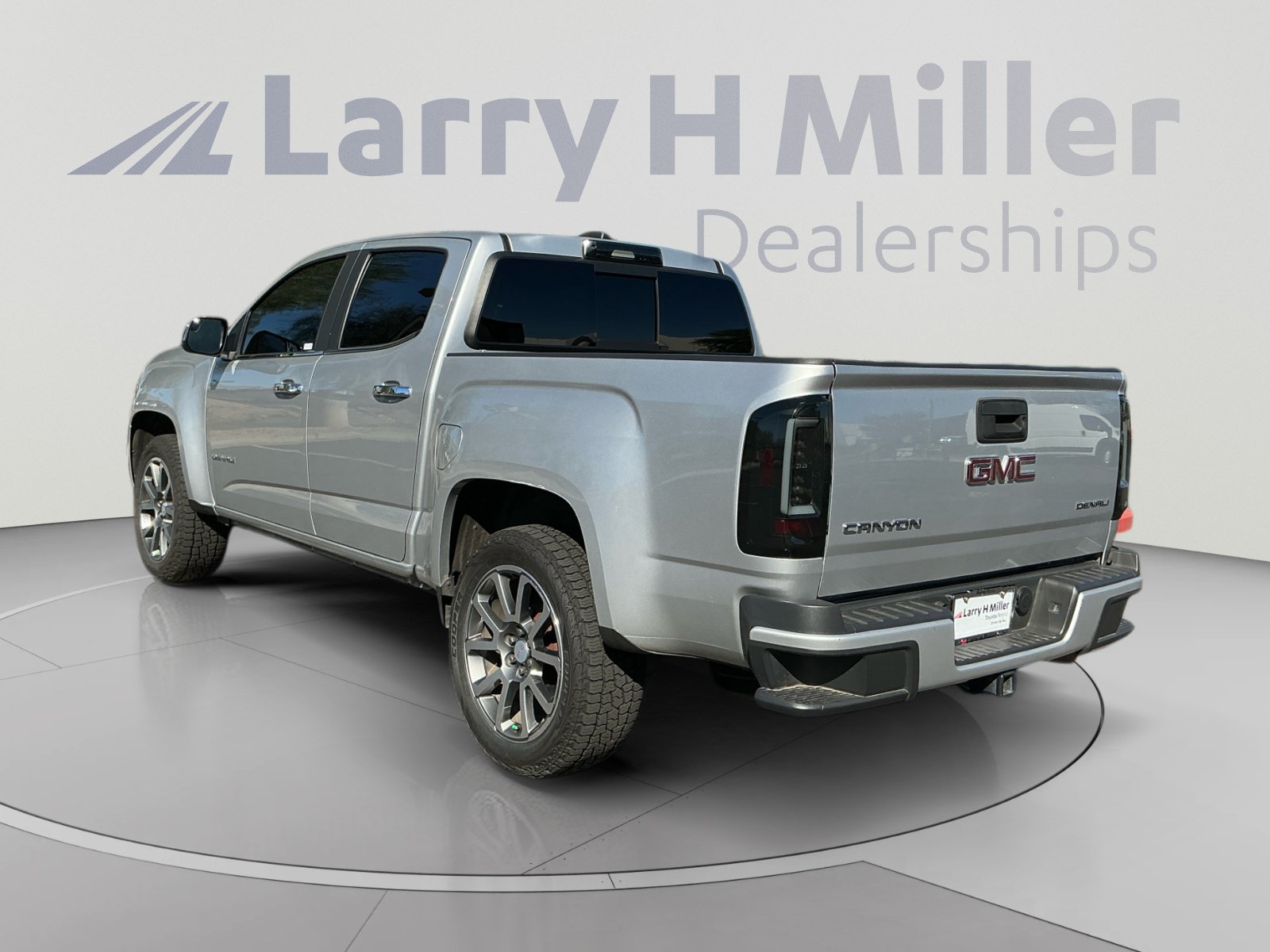 Used 2018 GMC Canyon Denali AWD/4WD image 3