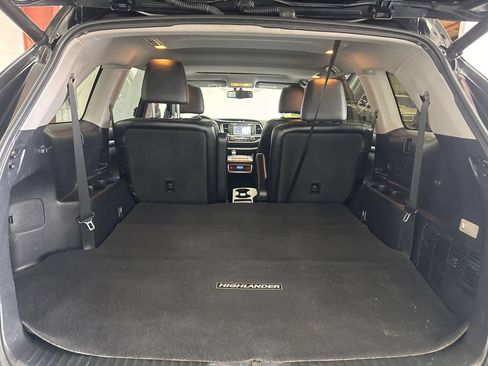 Used 2014 Toyota Highlander Limited AWD/4WD image 22