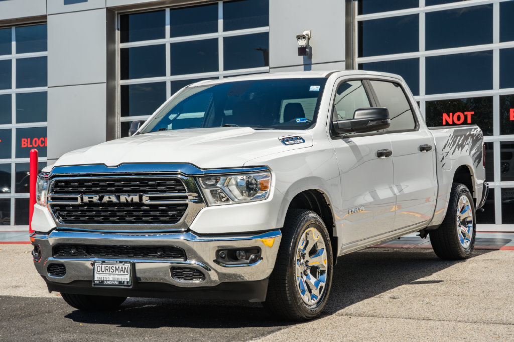 Certified 2023 RAM 1500 Big Horn AWD/4WD image 3