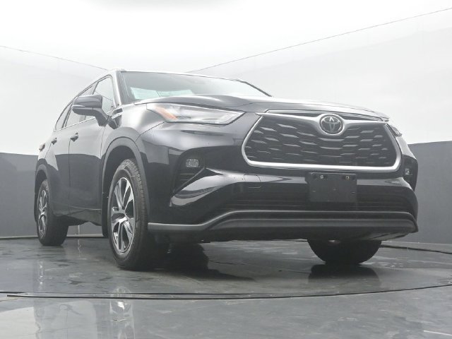 Used 2023 Toyota Highlander XLE AWD/4WD image 55
