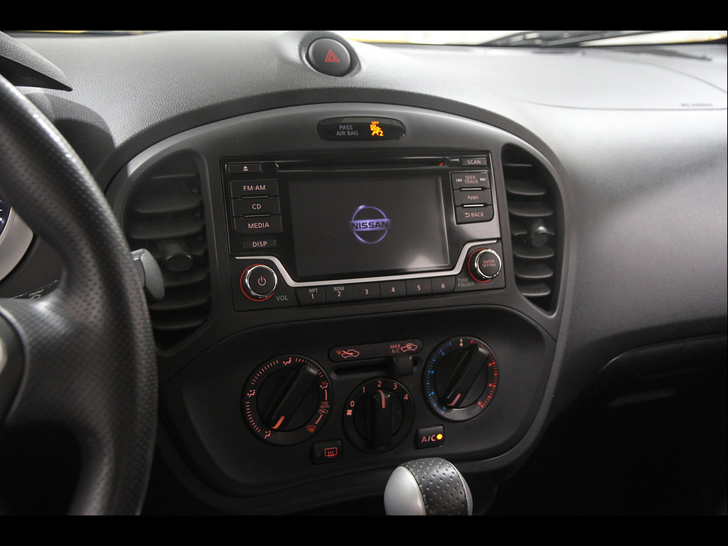 Used 2016 Nissan Juke S FWD image 9