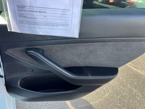 Used 2021 Tesla Model 3 Standard Range Plus image 24