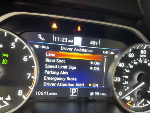 Used 2024 Nissan Murano SL image 16