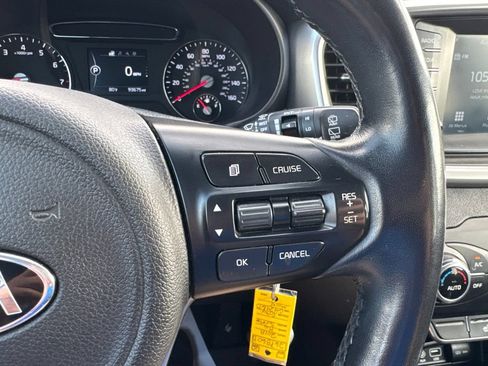 Used 2018 Kia Sorento AWD image 12