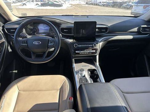 Used 2020 Ford Explorer XLT w/ Equipment Group 202A AWD/4WD image 34
