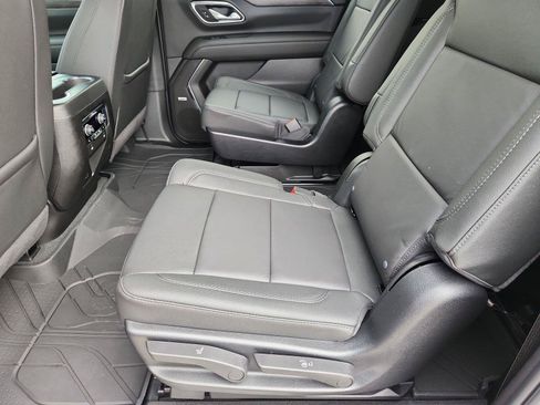 Used 2024 Chevrolet Suburban LT w/ LT Signature Package RWD image 25