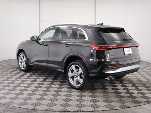 Certified 2025 Audi Q5 Premium Plus w/ Premium Plus image 8