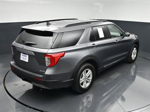Used 2022 Ford Explorer XLT w/ Equipment Group 202A AWD/4WD image 24