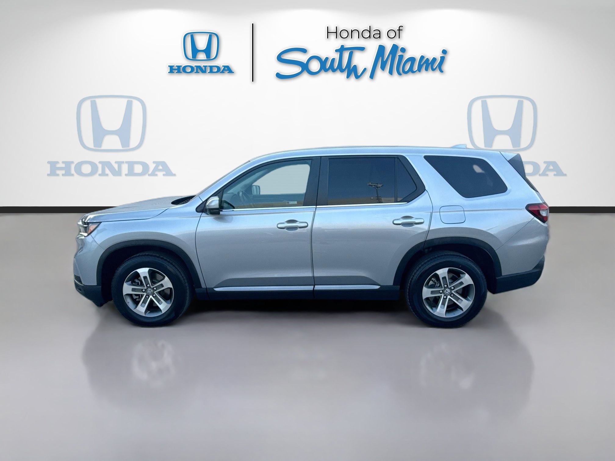 Certified 2024 Honda Pilot EX-L image 4