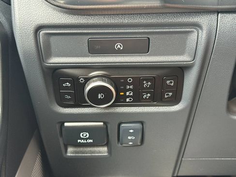 Used 2025 Ford F150 Raptor AWD/4WD image 38